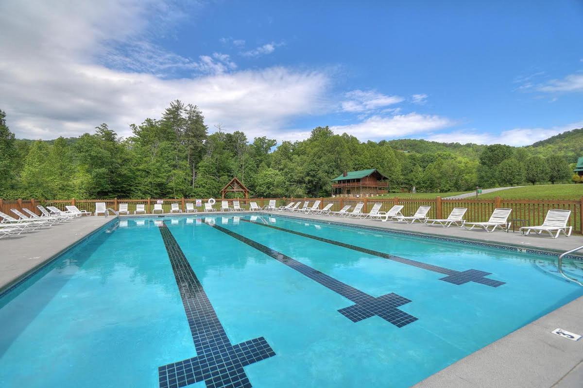 Alpine Joy-Hot Tub, Pond Access ,1089 Of Free Tickets For Each Paid Day, Dollywood And More! Townsend Eksteriør bilde